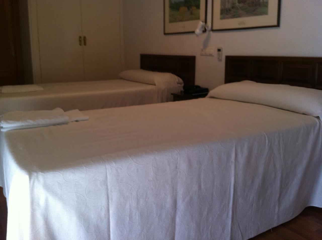 Hotel Meson Del Moro Abaran Room photo